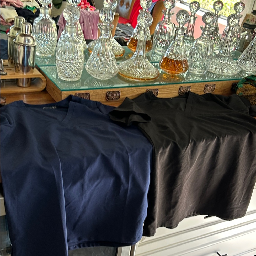 Women's 2 Mandala scrub tops Navy and Black size M